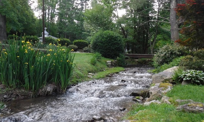 Waynesville Cottage | Relax, Recharge