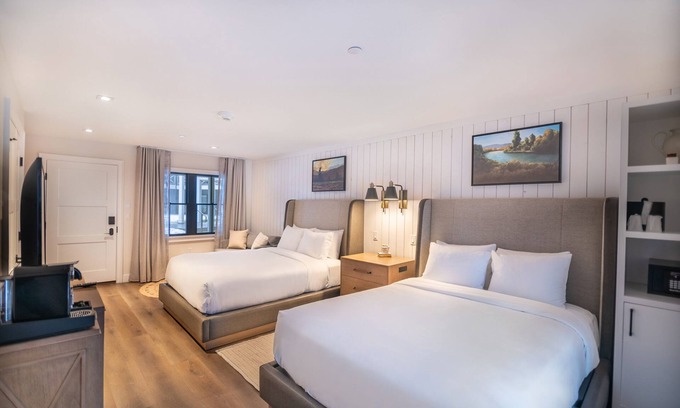 Midway Hotel | Relax & Rejuvenate in the Best Family Suite w/Pool & Breathtaking Outdoor!
