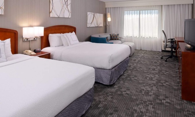 Gastonia House | Relax & Unwind! Close to Charlotte-Douglas International Airport! W/ Indoor Pool