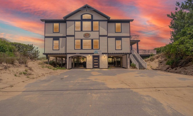 Sandbridge House | Relax With Beachfront Luxury!
