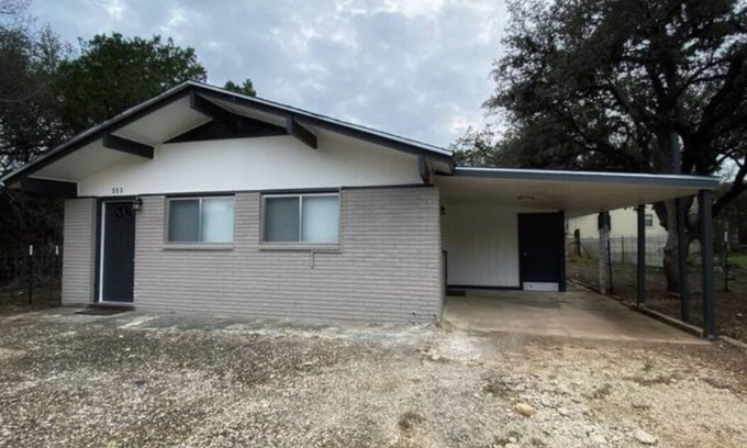Bandera Cottage | Relax with family and friends at this peaceful, Texas hill country cottage.