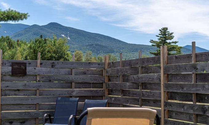Twin Mountain Cottage | Relax with mountain views & a hot tub #5
