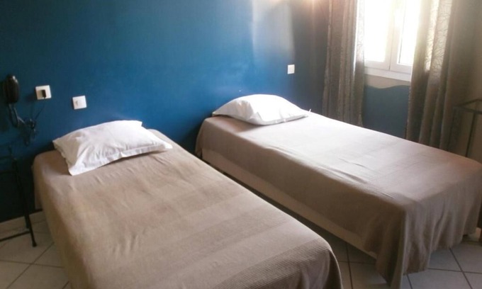 Sanary-sur-Mer Hotel | Relax with Superior Comfort in Our Modern | Private Parking & Pets are Allowed