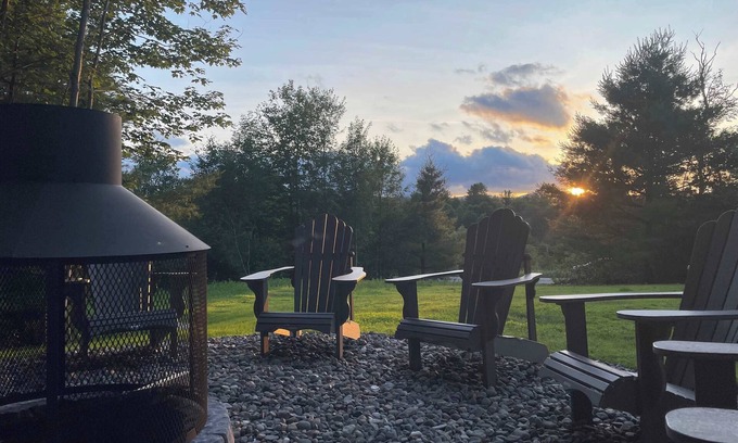 Mansonville House | Relaxation and Adventure, Jay Peak Awaits
