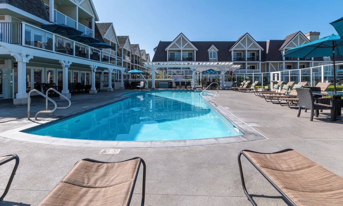 Carlsbad Village Hotel | Relaxation Retreat in Carlsbad! Outdoor Swimming Pool, Free Parking!