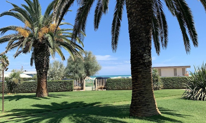 Silvi Marina Apartment | Relaxation right by the sea in Silvi Marina. Dal5al25/06-Dal3al30/07-Dal7al20/08