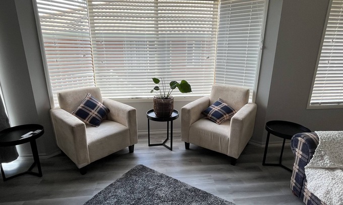 Armidale House | Relaxed, calm and spacious house.