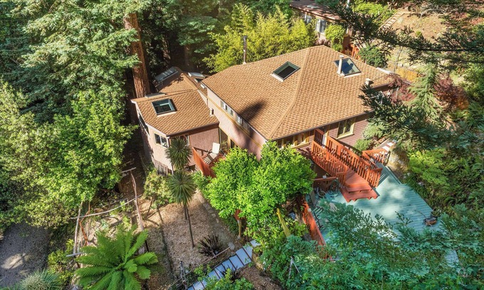 Lagunitas House | Relaxing redwood forest home with hot tub and sauna at Lagunitas Creek