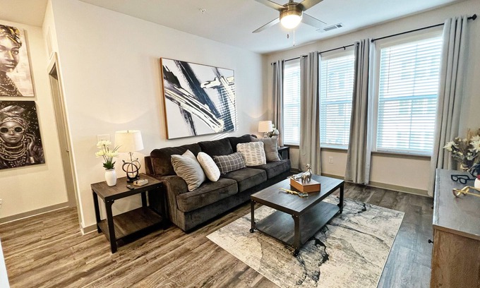 Metrocenter - North Rhodes Park Apartment | Relaxing 2 bedroom close to downtown