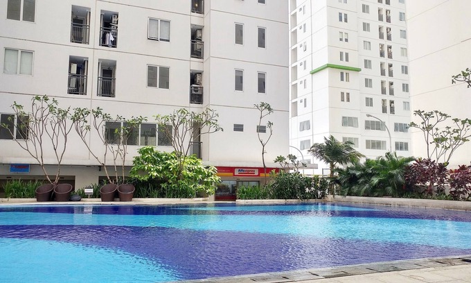 Jatinegara Apartment | Relaxing 3BR Apartment at Bassura City near Shopping Mall