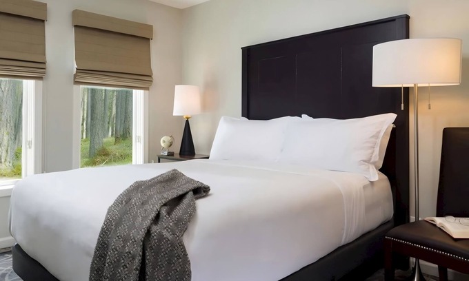 Manchester Hotel | Relaxing 3BR Retreat Perfect for Your Green Mountain Escape | Pool