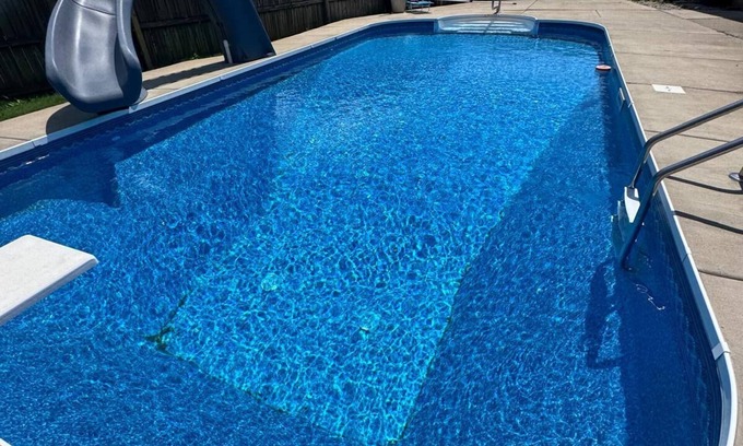 Olive Branch House | Relaxing 4BR Getaway with Pool -with Extra Sleeping Space. Near Stateline