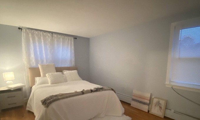 Silver Lane Apartment | Relaxing apartment in East Hartford!