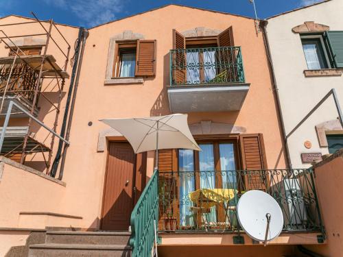 Bosa Historic Centre House | Relaxing Bosa Stay with Veranda