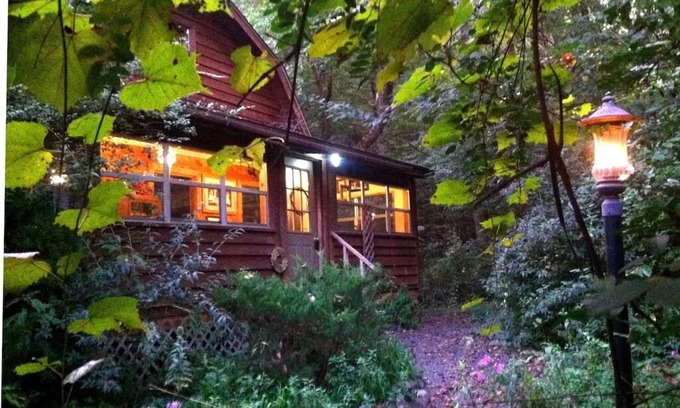 Mena Cabin | Relaxing Cabin At the edge of The Woods, Near The National Forest, Furnished.