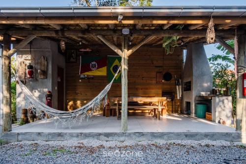Praia do Rosa Ski Chalet | Relaxing cabins near Praia do Rosa - PRJ