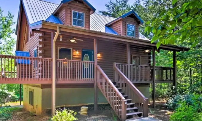 The Peaks at Lake Lure Cabin | Relaxing Cozy 2 Bedroom Cabin in Lake Lure