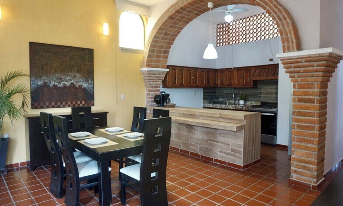 Lazaro Cardenas Apartment | Relaxing Escape in a Local Neighborhood w/Rooftop –Near Zona Romantica & Beach