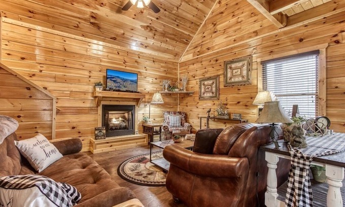 Sevierville Cabin | Relaxing family retreat | Hot tub, 2BR+Loft
