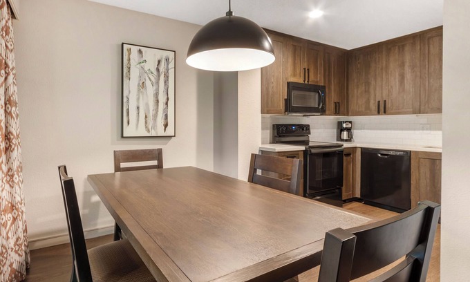 Sapphire Resort | Relaxing Getaway! 2 Spacious Units with Kitchen, Near Ski Sapphire Valley