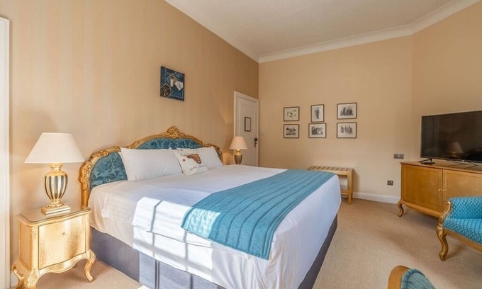Nairn Hotel | Relaxing Highland Hideaway | Near Nairn’s Golf Course, Beach & Castles