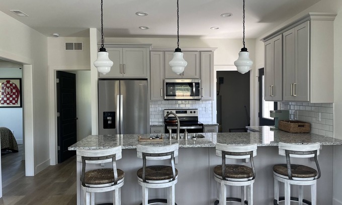 Cave City House | Relaxing Home Away from Home!