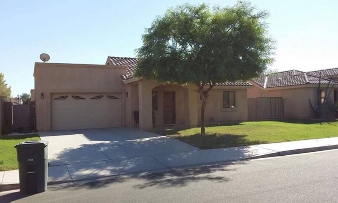 Yuma House | Relaxing home in nice neighborhood/culdasec