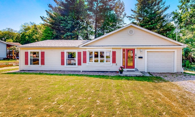 South Burlington House | Relaxing home with gas grill, washer/dryer, TV, kitchenette - close to mall