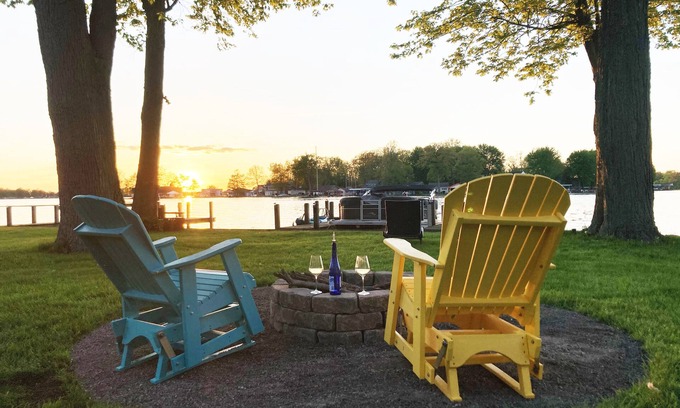 Saint Johns House | Relaxing Lakehouse Getaway - With or without the kids!