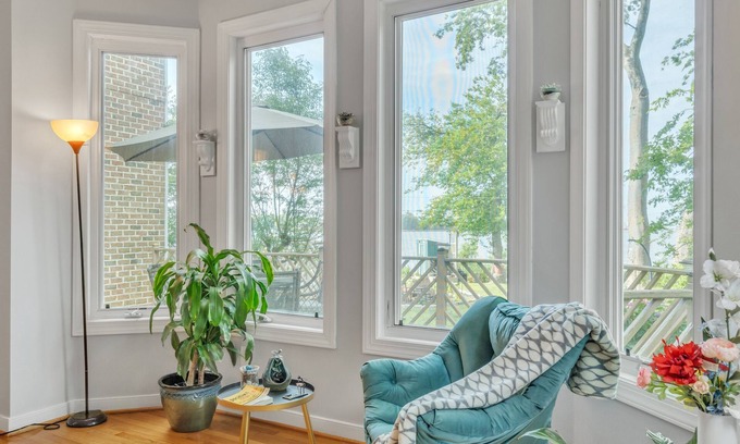 Hampton House | Relaxing Luxurious Waterfront 2 Bedroom Townhouse by RedAwning