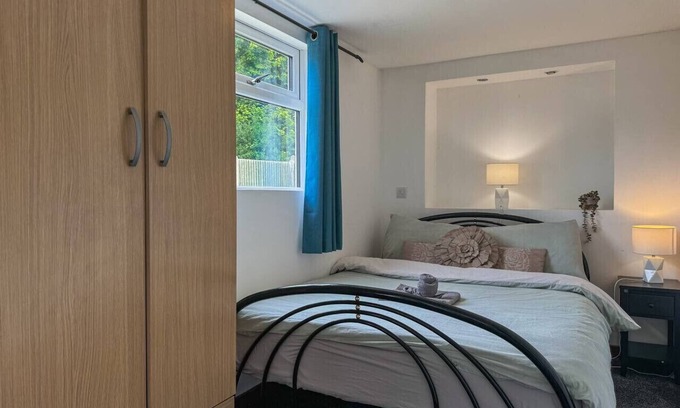Bredhurst House | Relaxing Medway Stay | Garden & Motorway Access