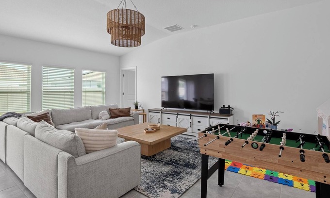Winter Haven House | Relaxing Oasis - 4 bar, Alaskan King Bed, Grill & Games