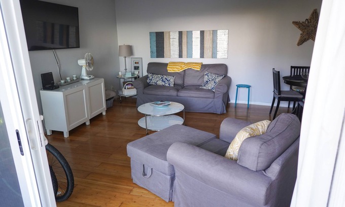 South Redondo Condo | Relaxing Ocean Front Condo