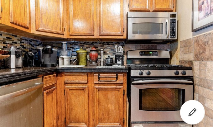 Teaneck House | Relaxing quiet room close to New York City