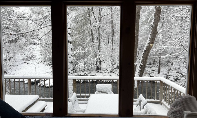 Mars Hill House | Relaxing Riverfront Cottage Near Asheville, NC