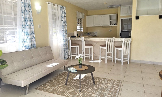 West Coast Apartment | Relaxing South Coast escape near Oistins & KiteSurfing