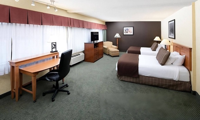 Kalispell Hotel | Relaxing Stay! 2 Pet-friendly Units, Pool, Near Conrad Mansion, FREE Parking!