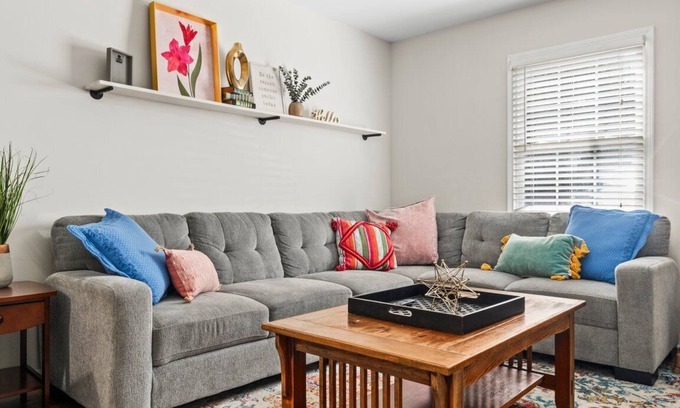 Southwest Raleigh House | Relaxing Stay in the Heart of Cary