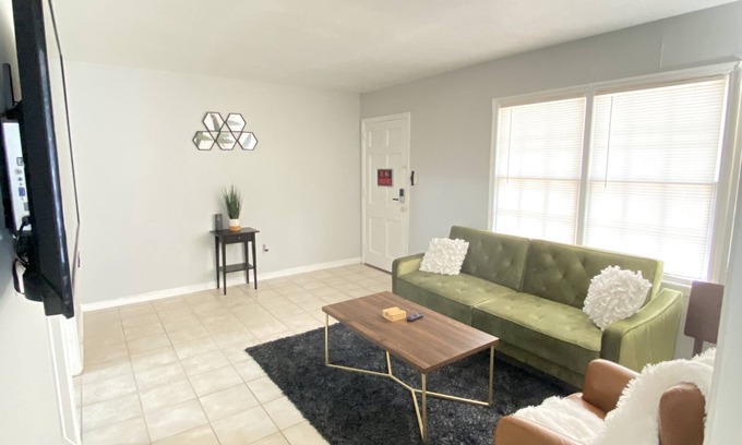 Albany Apartment | Relaxing Suite B- 2 minutes to Phoebe