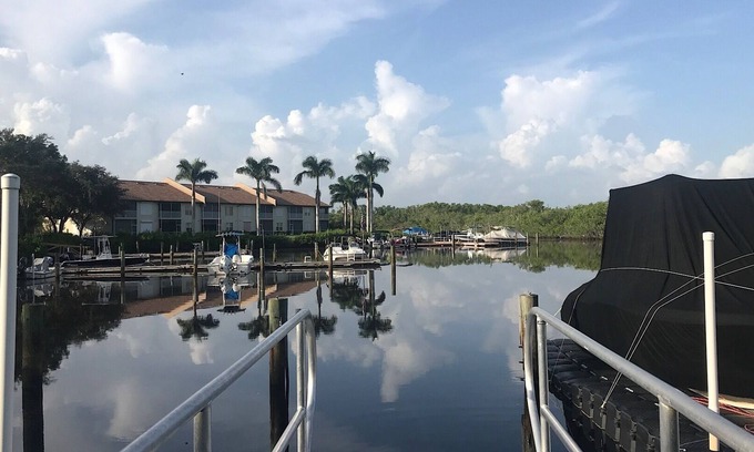 Naples Condo | Relaxing vacation spot in beautiful Naples Port of the Islands Florida