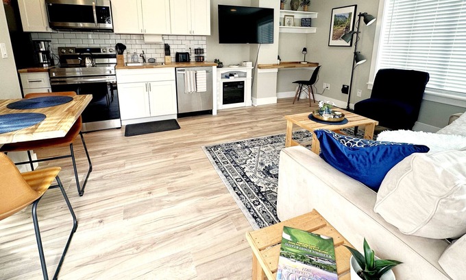 St. Johns House | Relaxing Zen Retreat