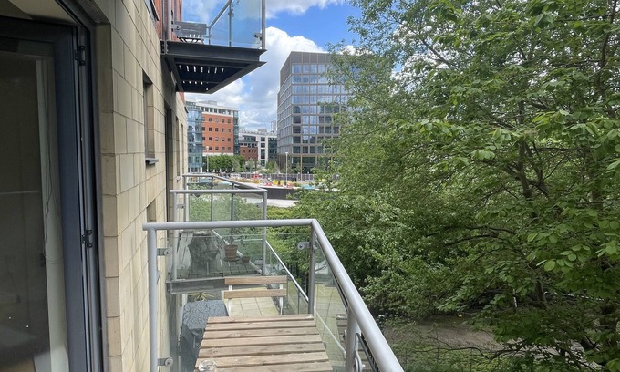 Leeds Apartment | Remarkable 2-bed Apartment in Leeds