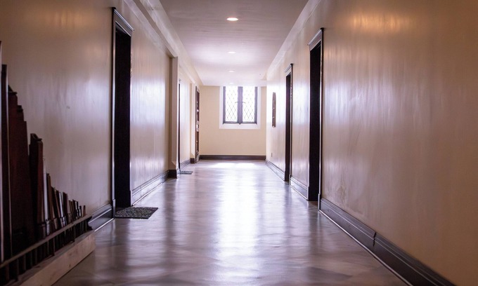 Du Quoin Apartment | Remarkable 3-bedroom sanctuary apartment with WiFi, AC in fabulous Du Quoin