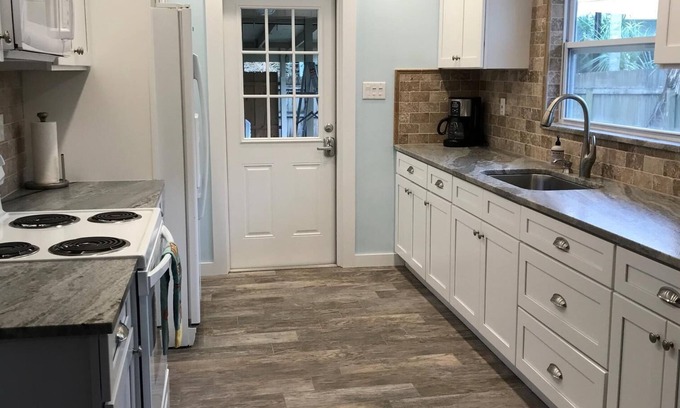 Homosassa House | Remodel COTTAGE - NEW PHOTOS TO COME - Animal Free Property