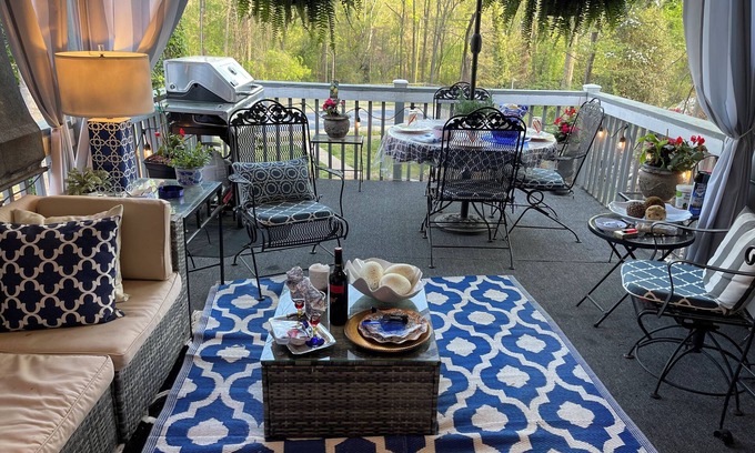 Drayton Condo | Remodeled 1 bedroom shared space, close to everything.Your choice of 2 bedrooms