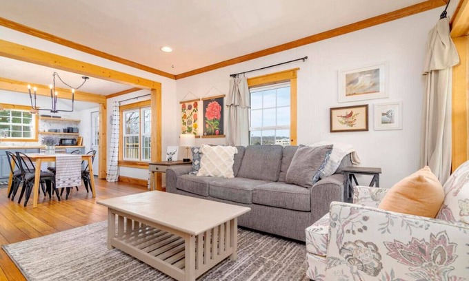 Johnson City House | Remodeled 1920s Charmer Near ETSU, JCMC & Downtown