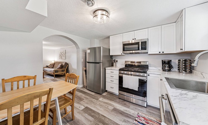 Pepin Apartment | Remodeled 2 Bedroom Apartment by Wedding Venues
