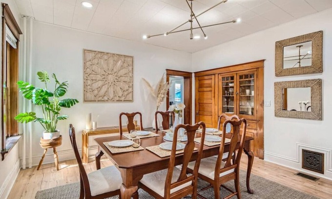 Lincoln Park House | Remodeled 3bd I Baker I Broadway I Sante Fe I CBD