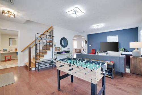 Tannersville House | Remodeled 4BR w Yard, Fire Pit, Near Camelback