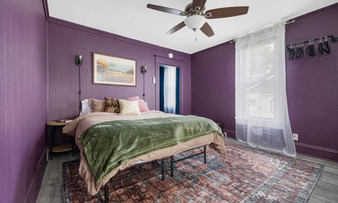 Bristol Apartment | Remodeled Apartment Blocks from Downtown Bristol